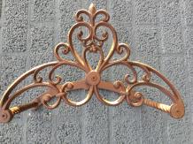 Schlauchhalter aus Gusseisen.